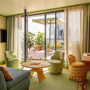Hotel La Fantaisie, Parigi