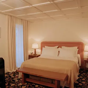 Hotel Chateau Voltaire, Parigi